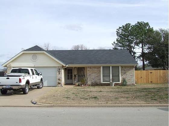 1st image of 907 Meadowlark Ln