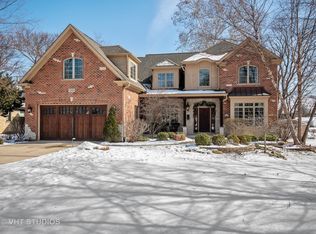 1019 James Ct, Wheaton, IL 60189