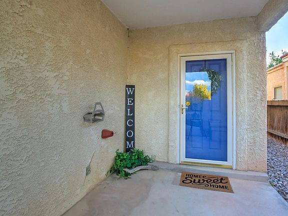 3rd image of 6915 Los Alisos Ct NW
