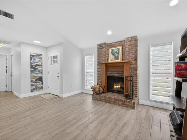11207 Fireside Dr, Tampa, FL 33625