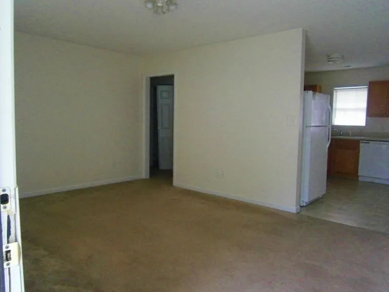 231 A Lakewood Dr — Photo 2