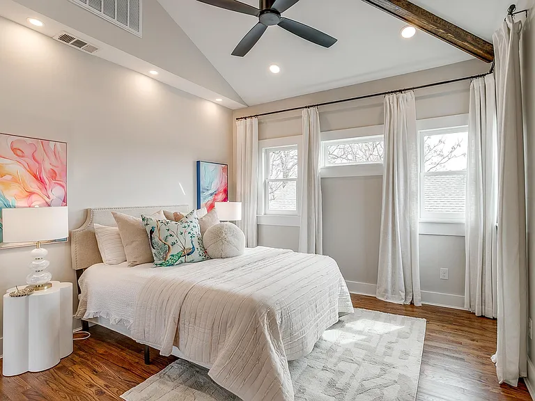 1405 S Henderson St — Photo 45