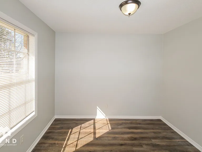 6150 Devon Cir — Photo 10