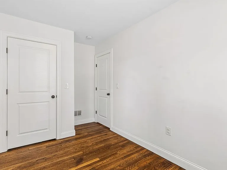 183 Whitwell St #1 — Photo 7