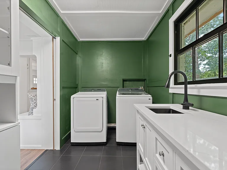 1215 Byron Rd — Photo 15