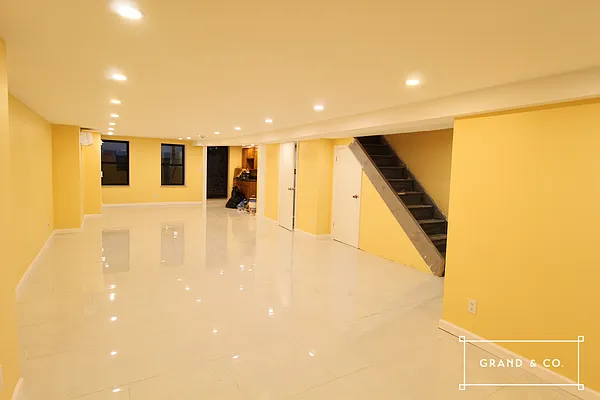 Rented by Grand & Co. | media 12