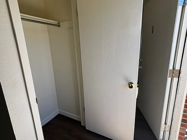 PM 120 - 406 Hacker Ct. — Photo 6