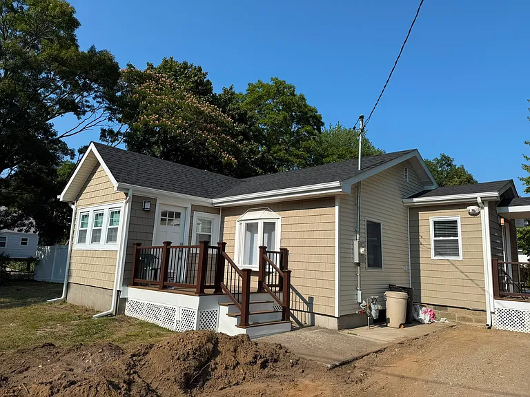 157 Pleasure Ave — Photo 2