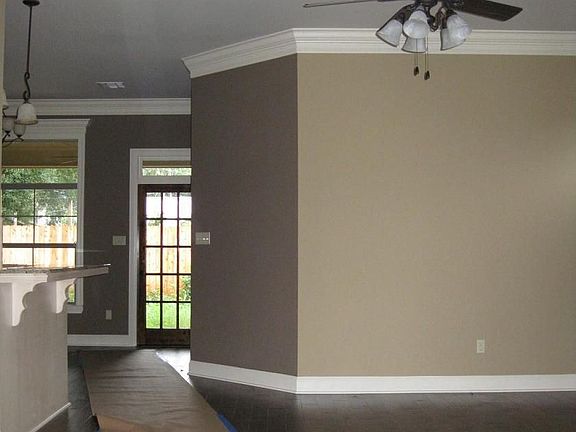2nd image of 204 Rosemary Pl