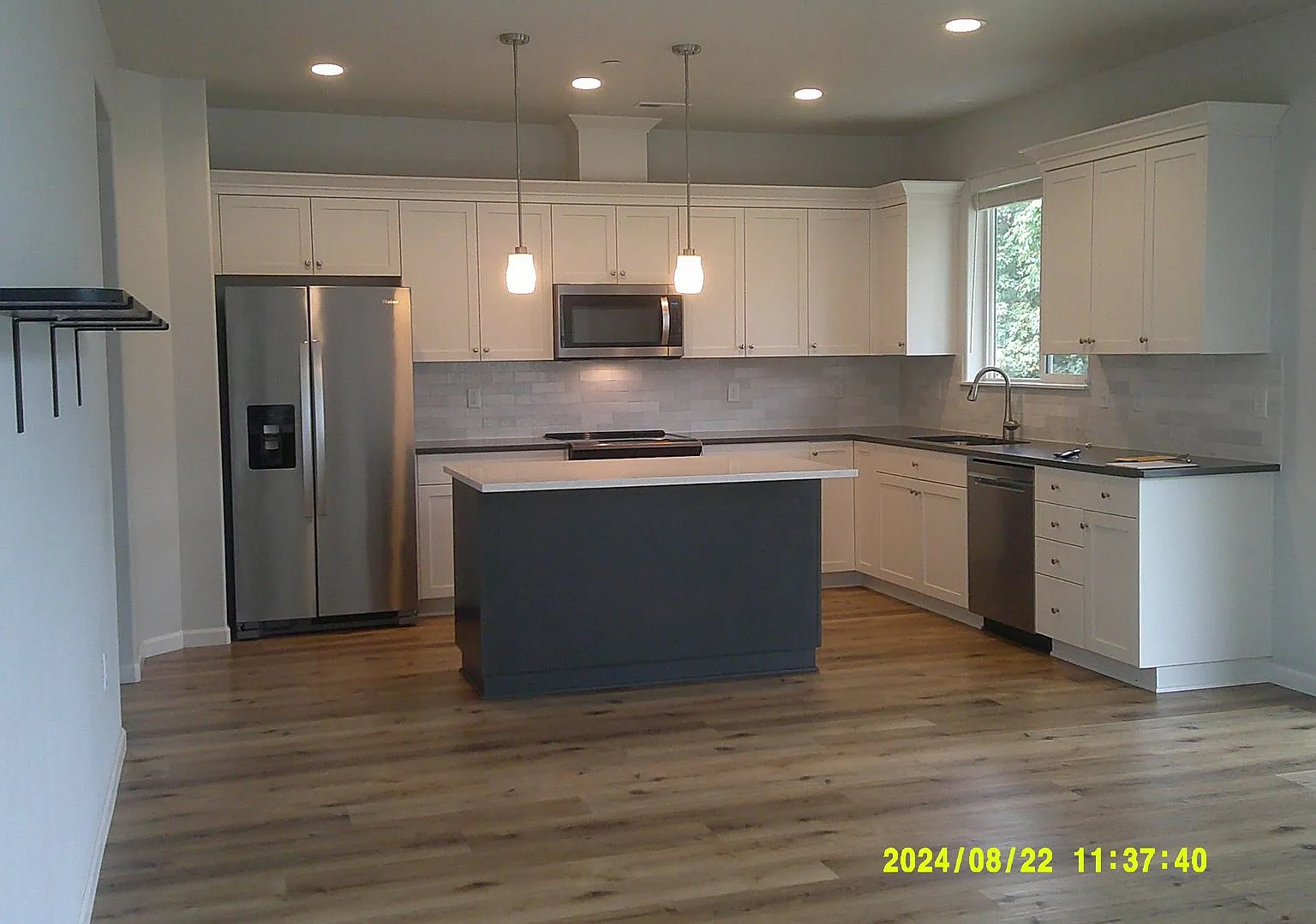 972 Front St NE — Photo 1