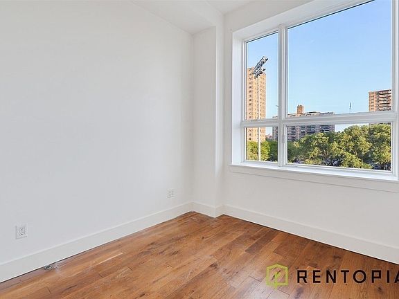 3rd image of 73 Montrose Ave #4V