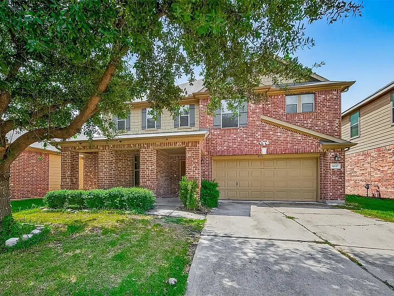 16547 Lanesborough Dr — Photo 2