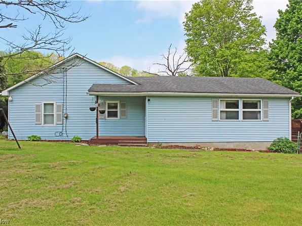 34 Benson Ln, Wellsburg, WV 26070
