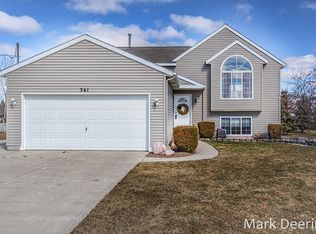 361 Cleveland St E, Coopersville, MI 49404