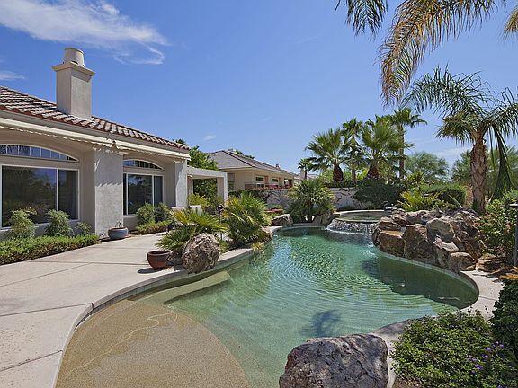 5th image of 81665 Tiburon Dr