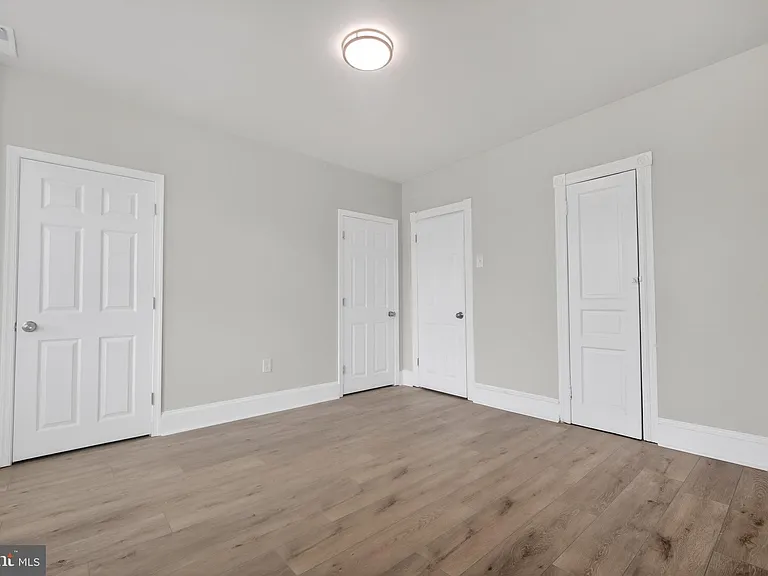 5437 Webster St — Photo 8