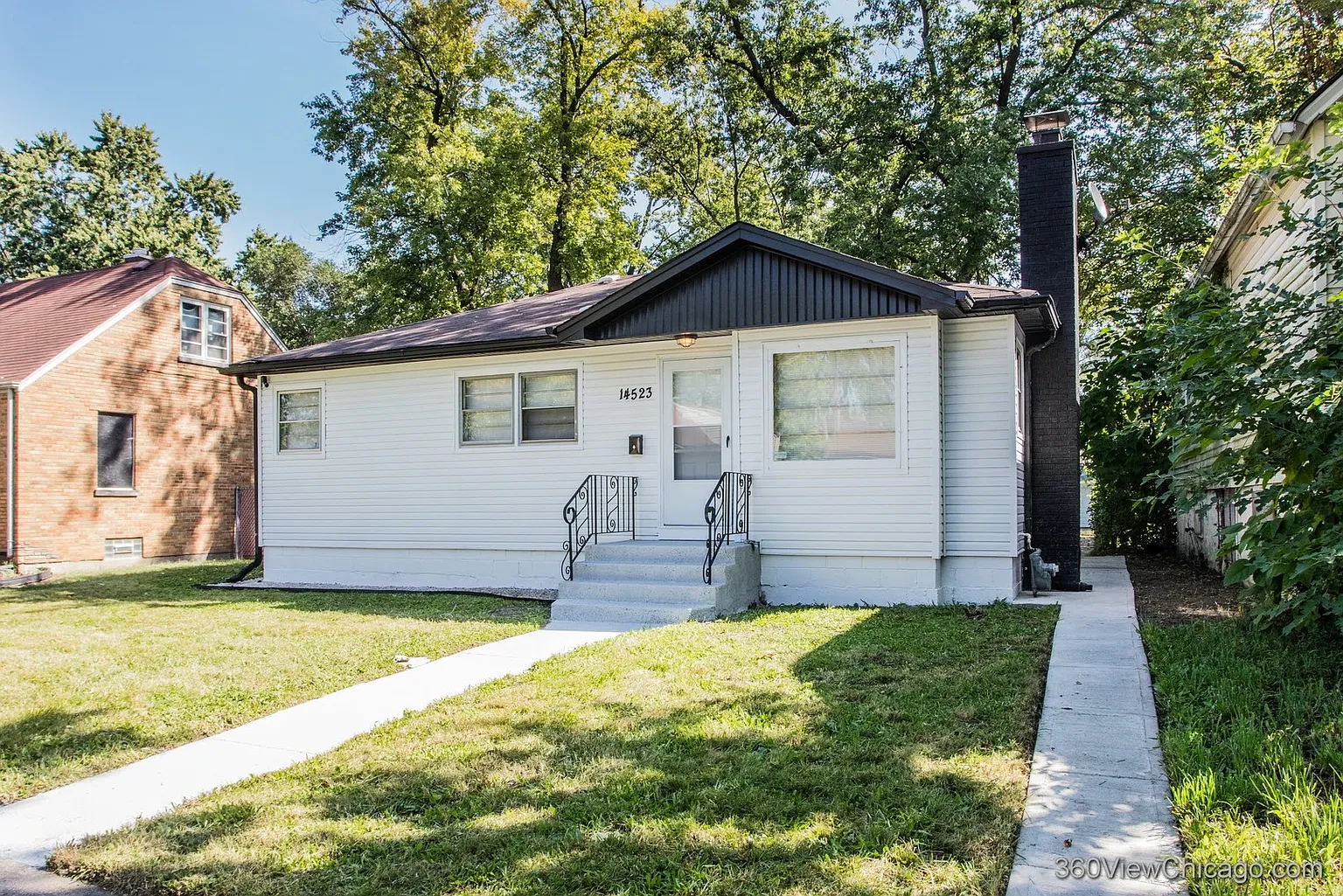 14523 Lexington Ave photo 1