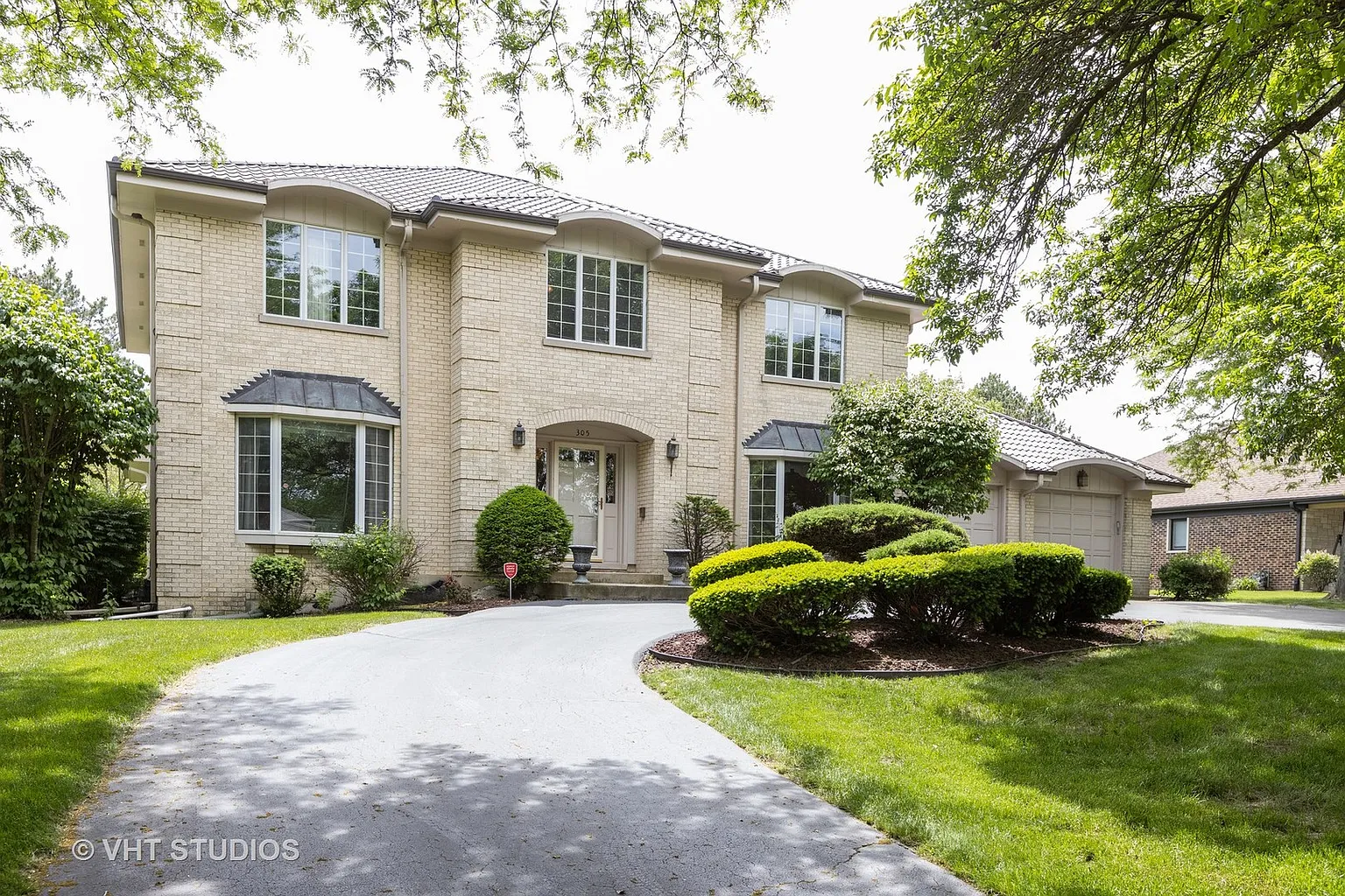 305 Hambletonian Dr photo 1