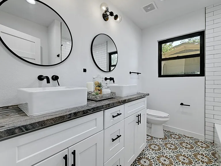 4604 Nevada Path — Photo 8