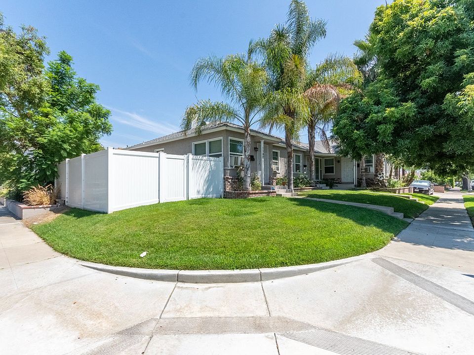 1st image of 1136 N Beachwood Dr