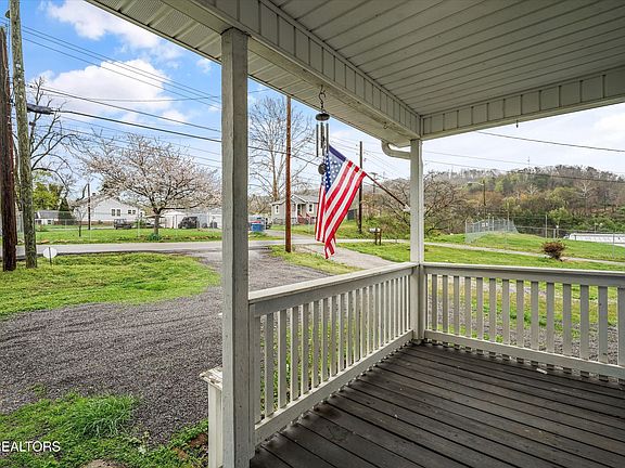 5th image of 4113 Coster Rd