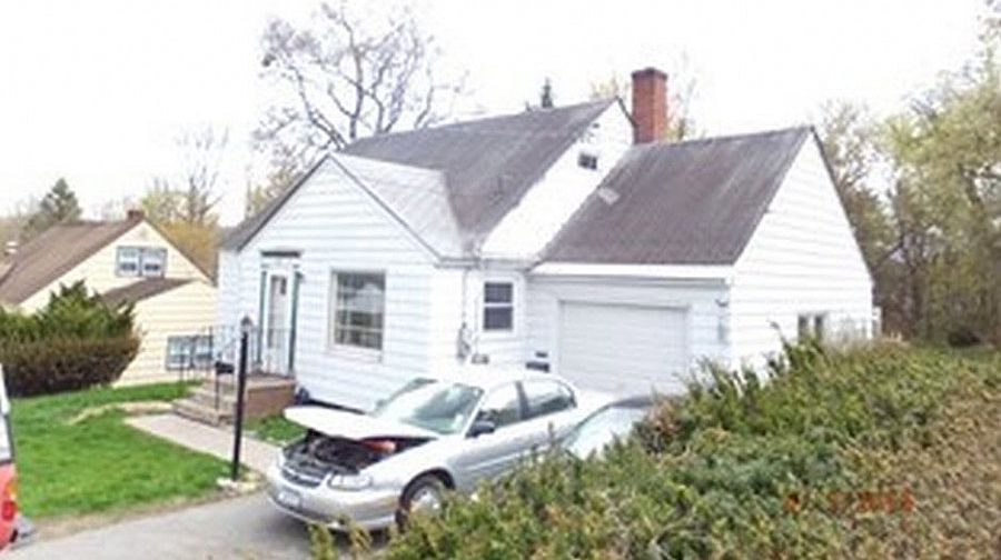 2nd image of 313 Merritt Ave