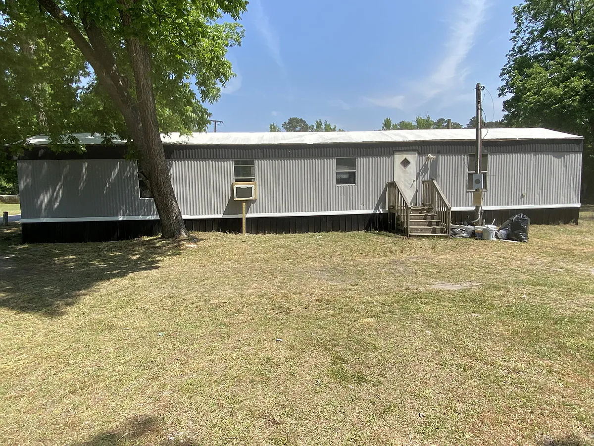 Building Photo - 121 Fredrick St S
