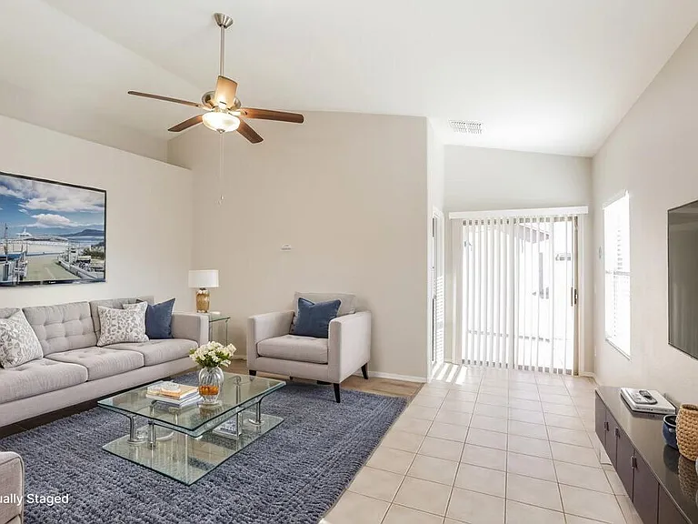 6412 W Hilton Ave — Photo 4