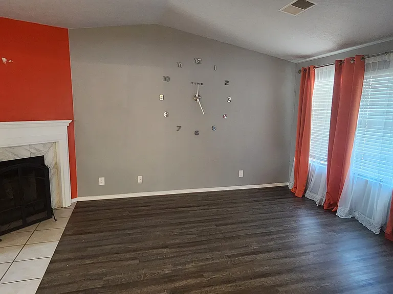 1857 Clearwater Loop NE — Photo 11