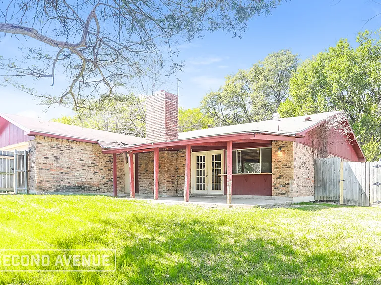 160 N Crestwood Blvd — Photo 17