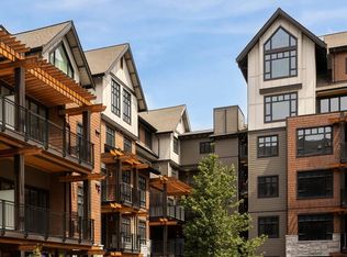 425 Lampson St #211, Esquimalt, BC V9A5Y6