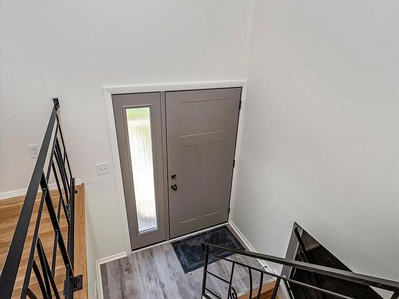 5th image of 14206 Clayton St