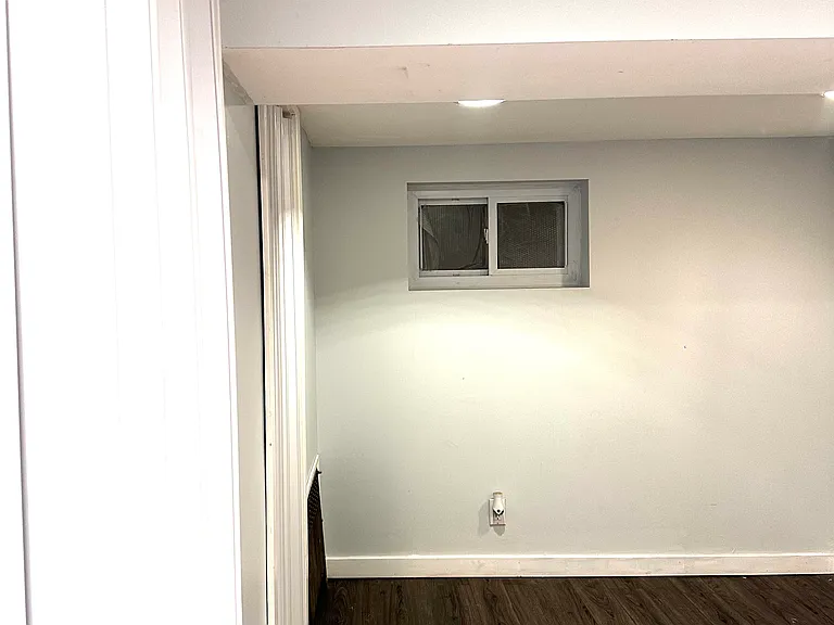 31 Drew St — Photo 3