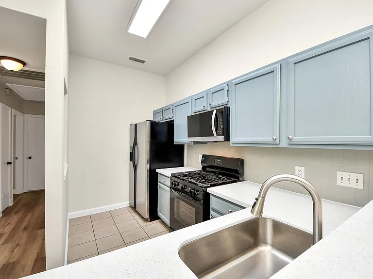 8447 Lake Crystal Dr — Photo 9