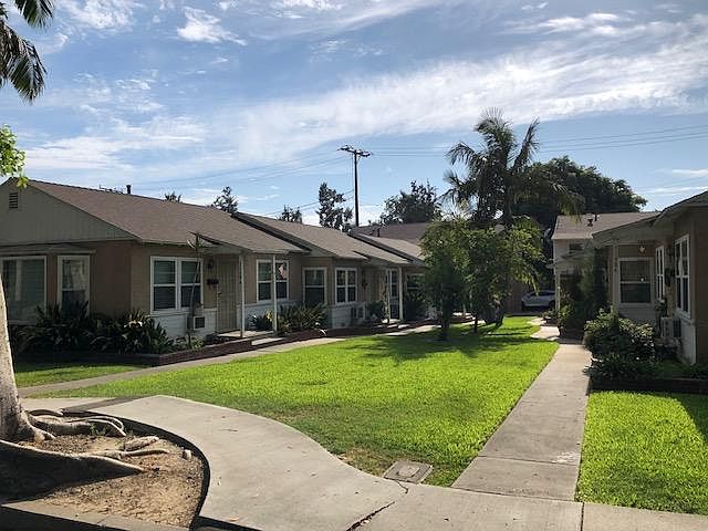 Small apartment complex with 10 units total