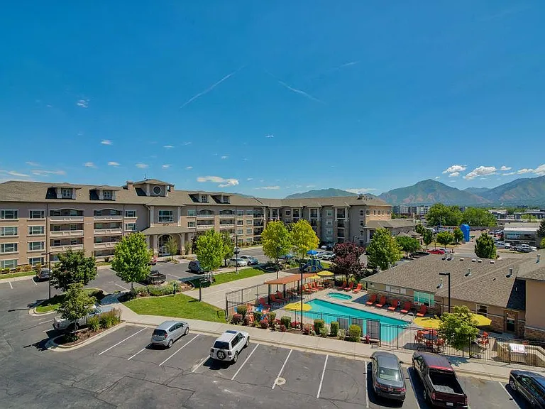 Meadowbrook Station Apartments — Photo 10