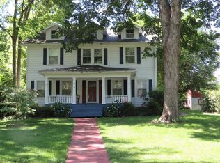 412 E Arrow St, Marshall, MO 65340