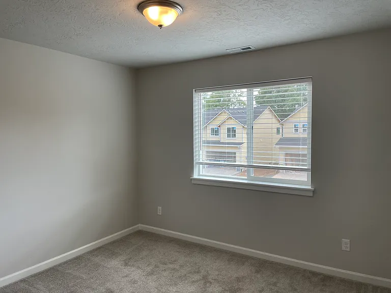 7170 SE Sarah Dr — Photo 11