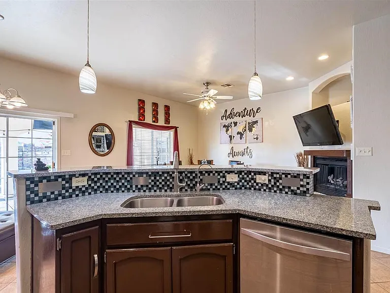 10350 E 37th Pl — Photo 11