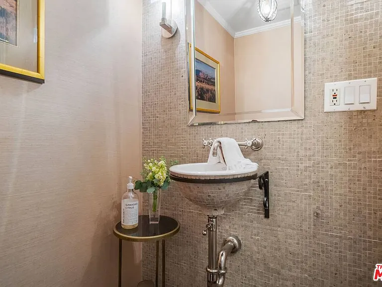 10576 Lindbrook Dr — Photo 38
