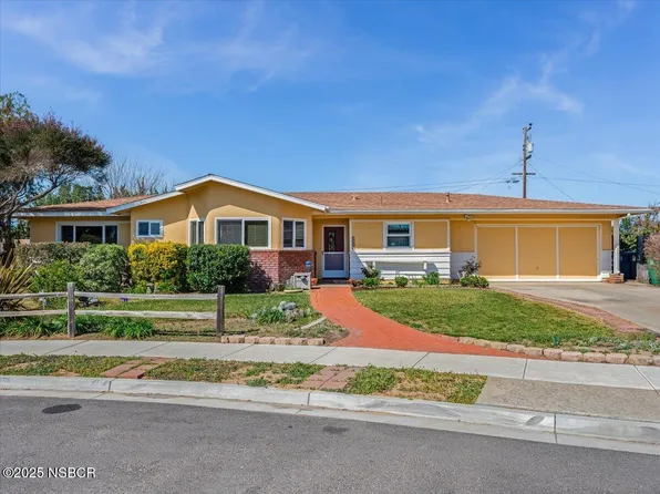 3229 Peacock Ln, Santa Maria, CA 93455