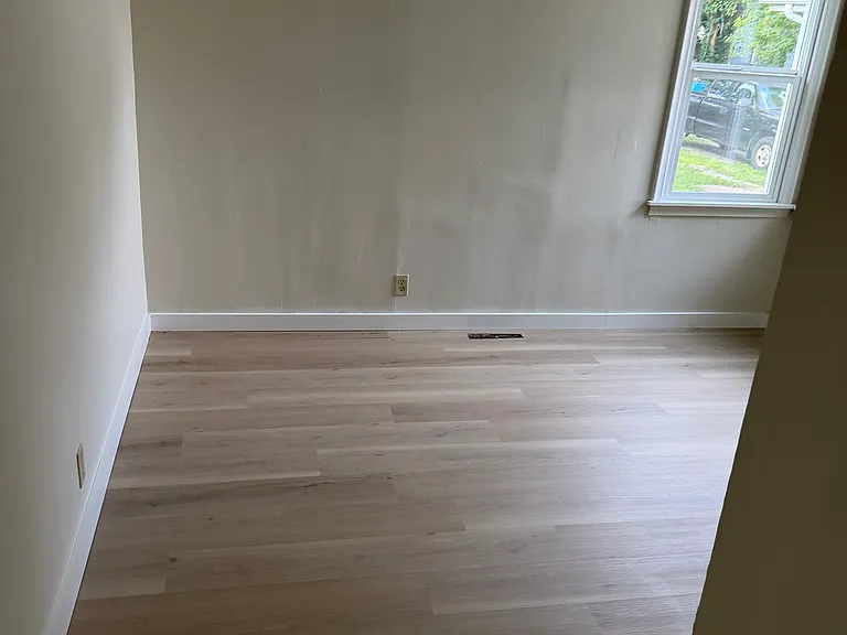 2747 W Lincoln St — Photo 6