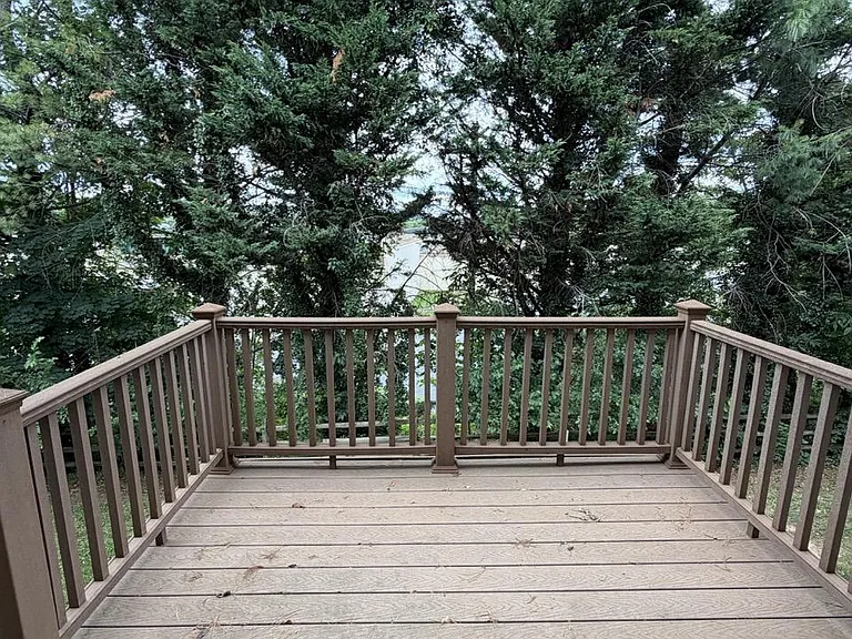 218 Tudor Dr — Photo 12