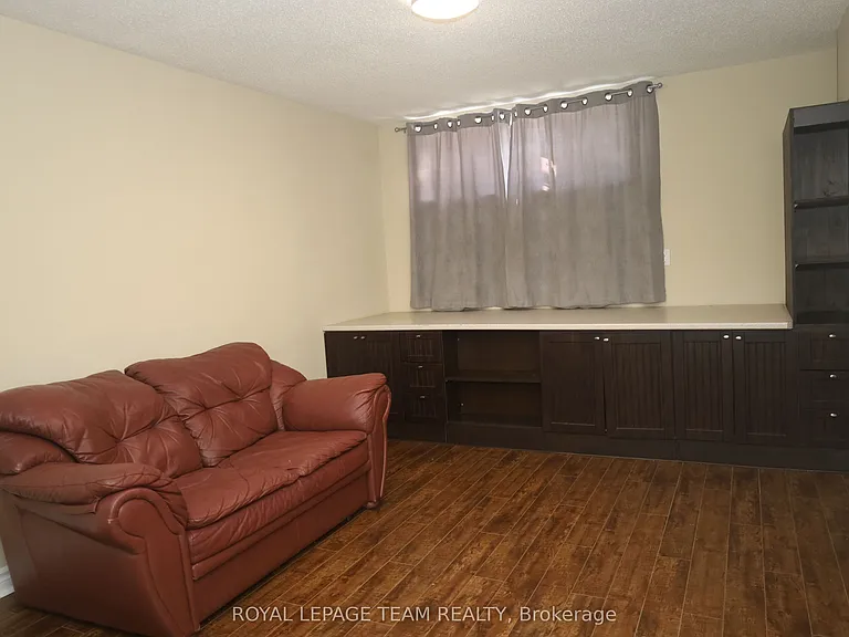 2194 Niagara Dr S — Photo 30