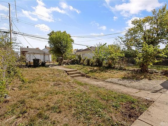 5th image of 174 Grove Ave