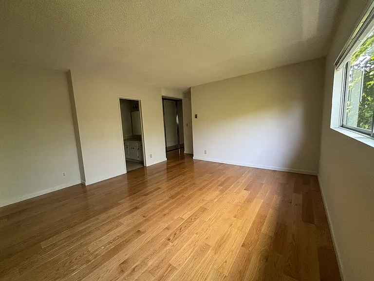 4441 Ponca Ave #H — Photo 9
