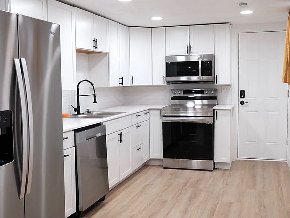 4th image of 281 E Center St #Basement