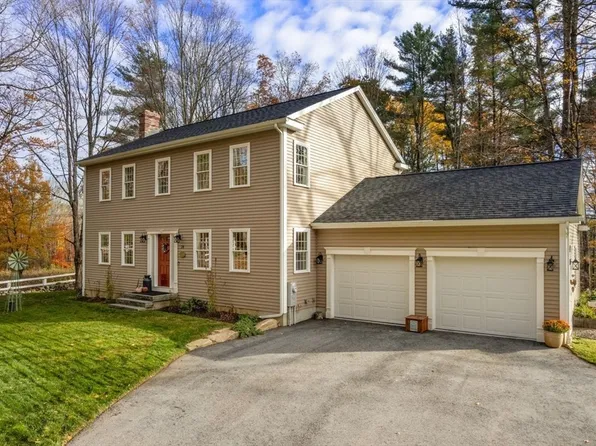 28 Allen Rd, Sturbridge, MA 01566
