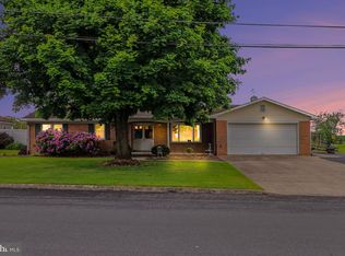 50 Eisenhower Dr, Chambersburg, PA 17201