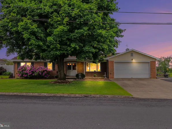 50 Eisenhower Dr, Chambersburg, PA 17201